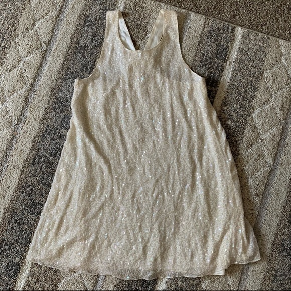 Alice + Olivia Dresses & Skirts - Alice & Olivia sequin cocktail dress bow back